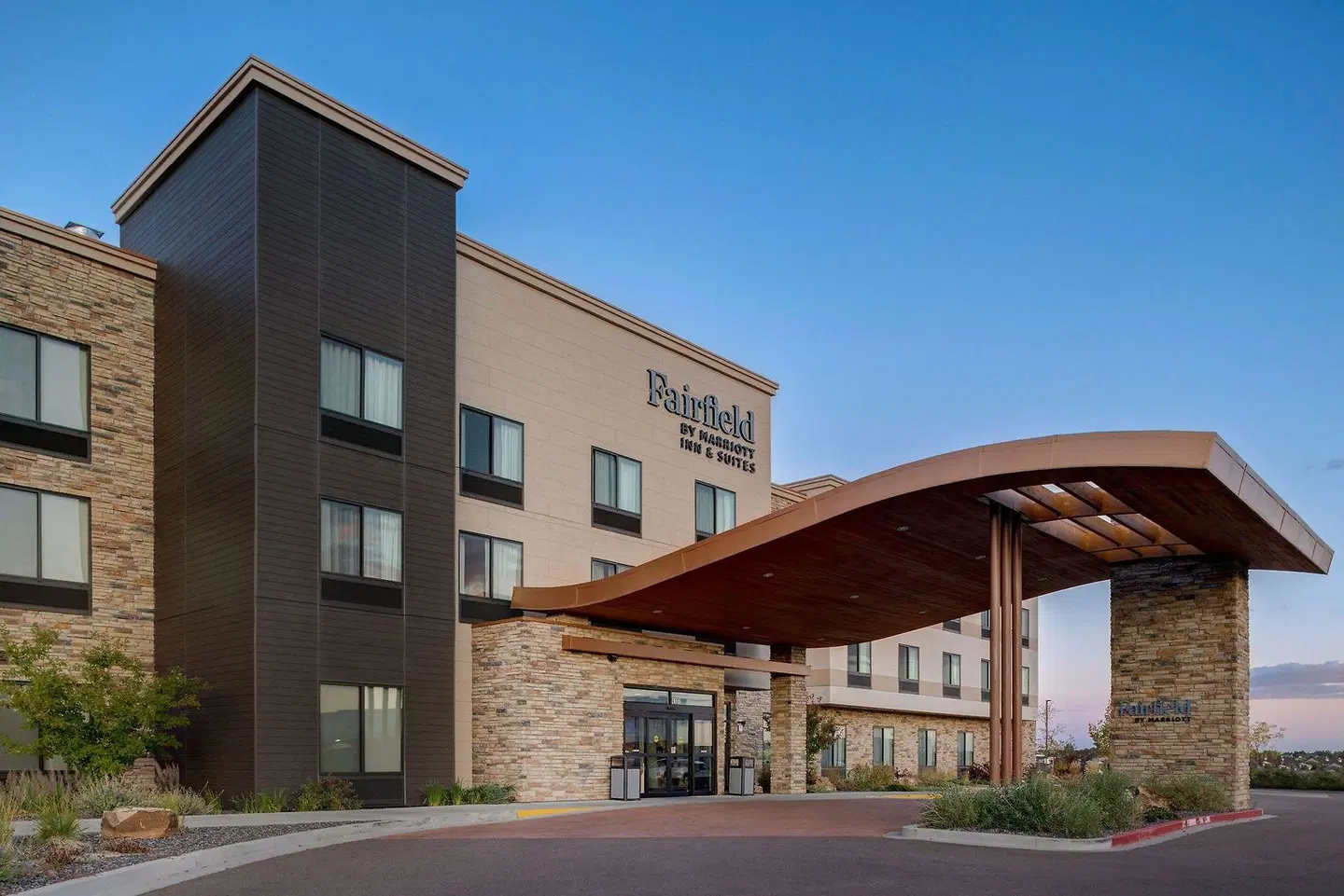 Fairfield Inn & Suites by Marriott Colorado Springs East/Ballpark EXTERIOR