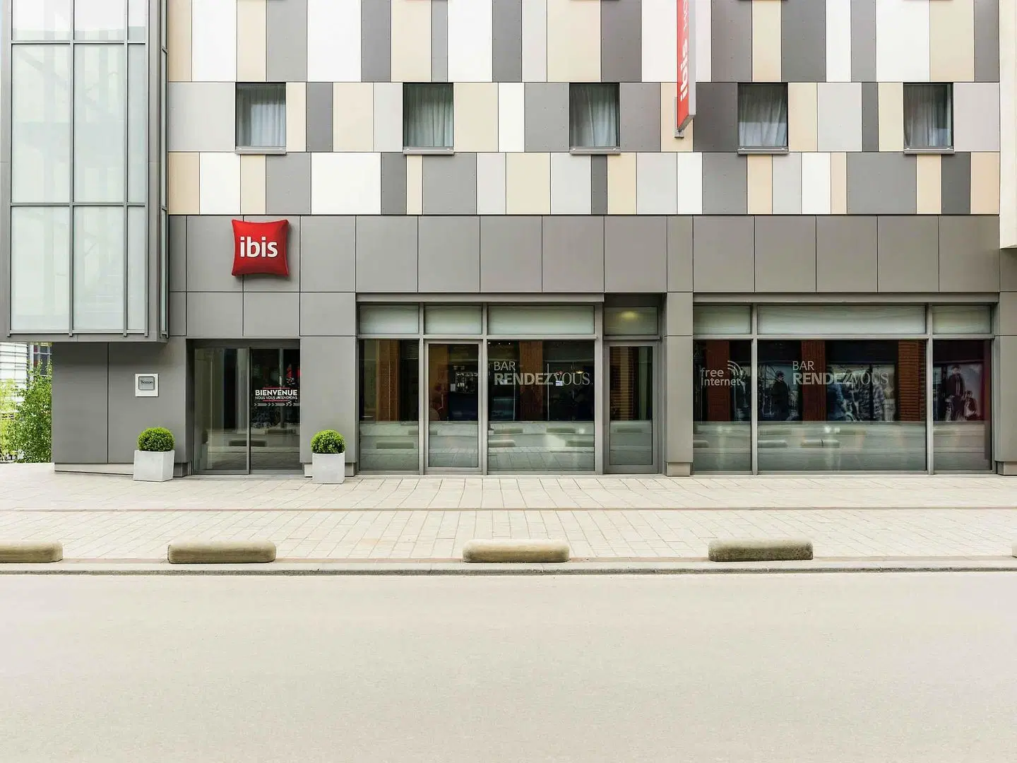 ibis Esch Belval EXTERIOR
