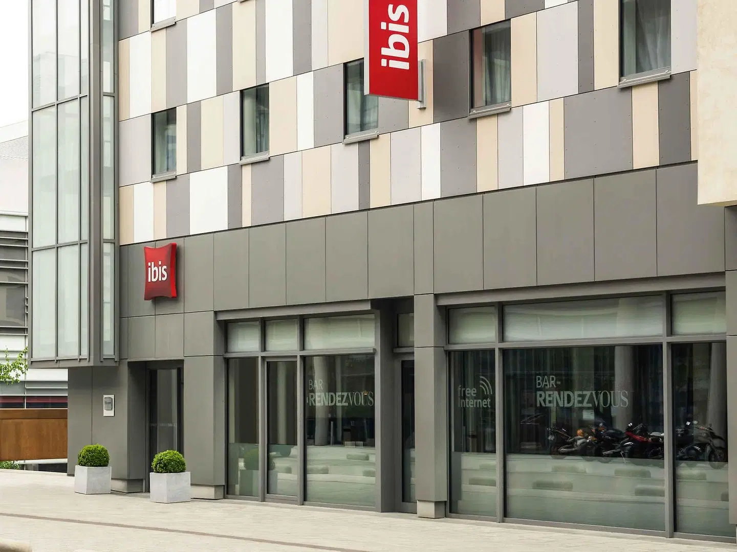 ibis Esch Belval EXTERIOR