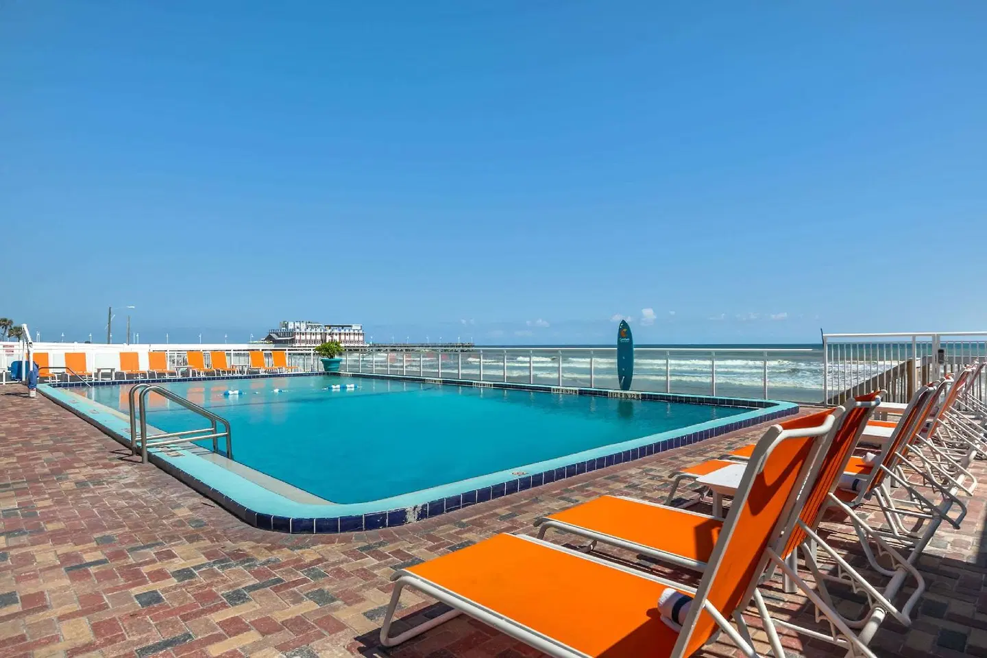 Comfort Inn & Suites Daytona Beach Oceanfront OUTDOOR_POOL