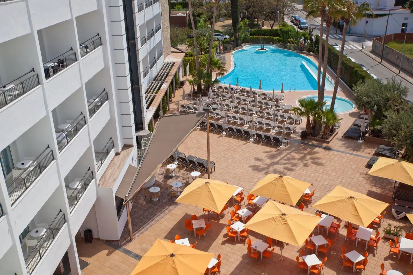 FERGUS Pineda Splash OUTDOOR_POOL