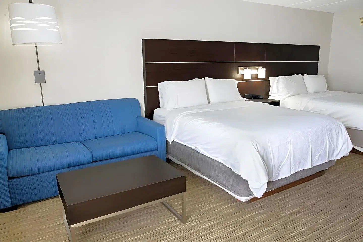 Holiday Inn Express & Suites Dayton-Huber Heights by IHG ROOM_EXAMPLE