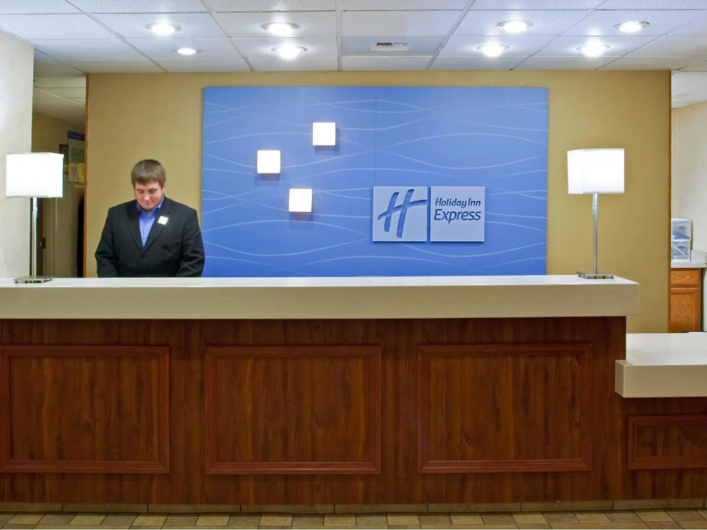 Holiday Inn Express & Suites Dayton-Huber Heights by IHG LOUNGE_LOBBY
