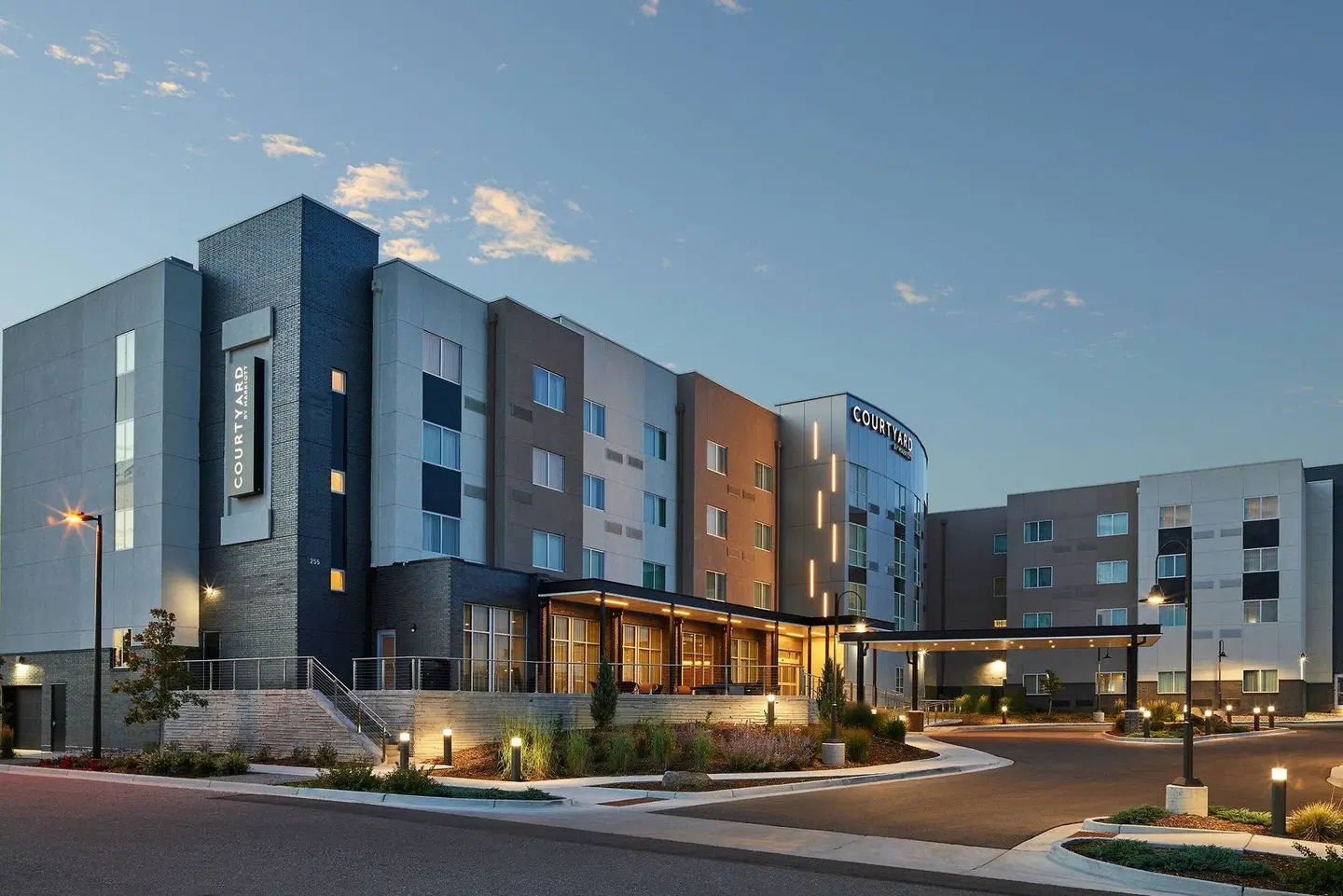Courtyard by Marriott Denver Aurora EXTERIOR