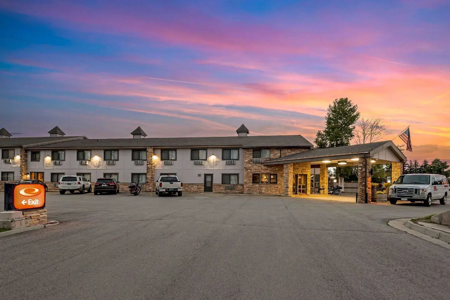 Econo Lodge EXTERIOR