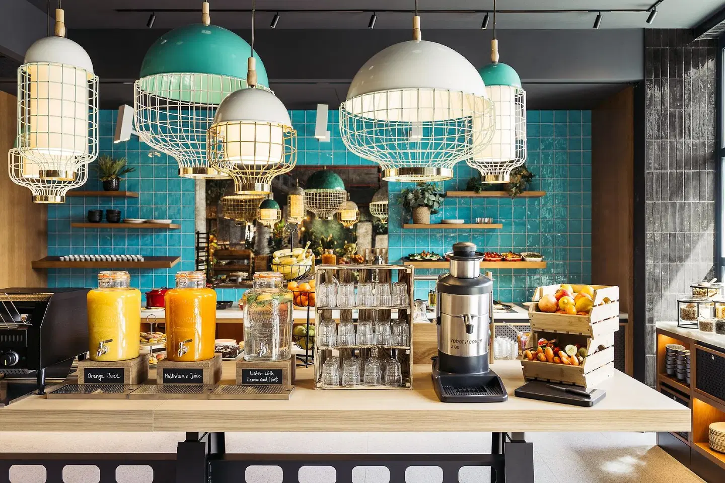 Hotel Schani UNO City Wien Bar