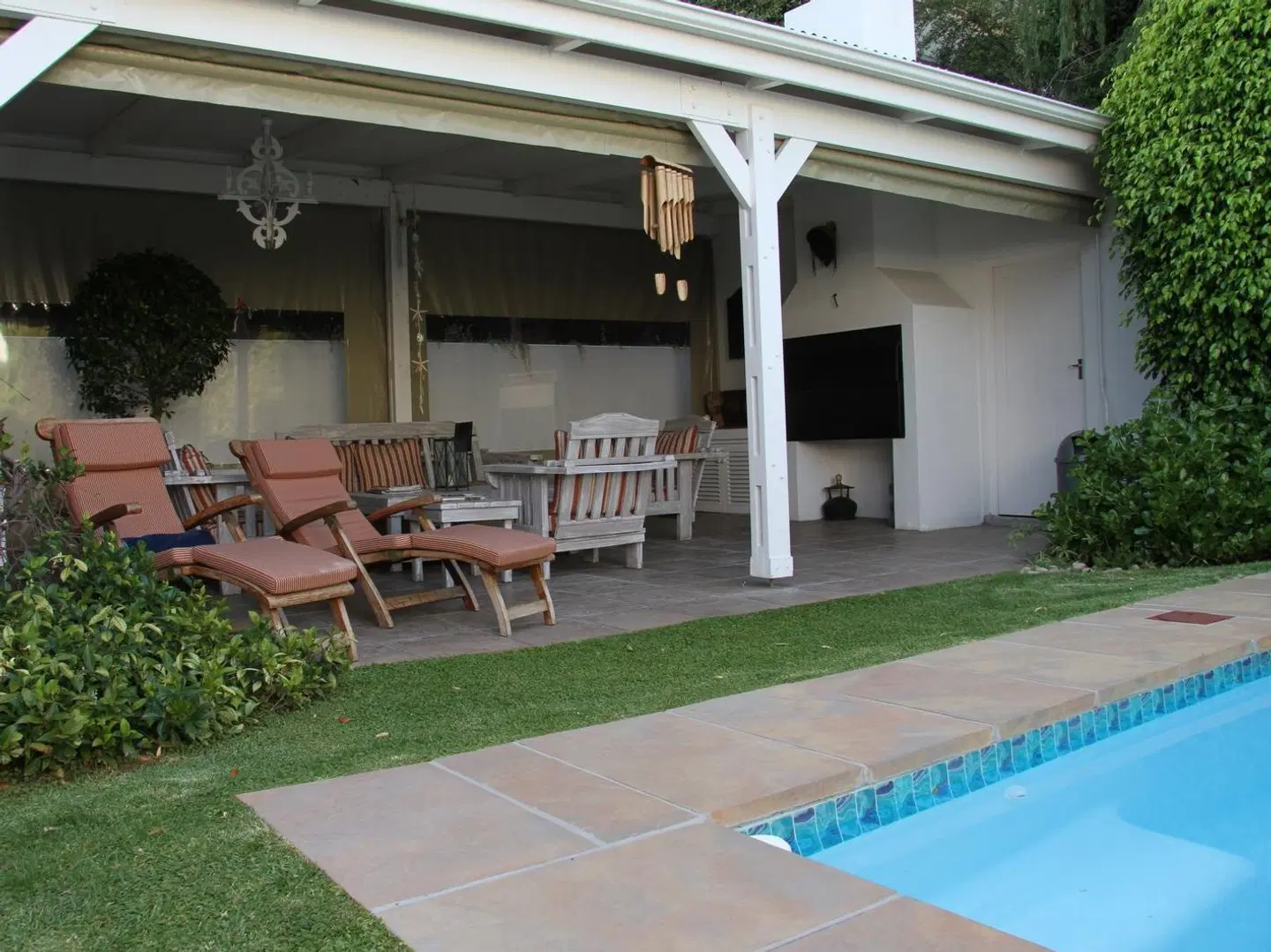 5 Camp Street Guesthouse & Self-catering OUTDOOR_POOL