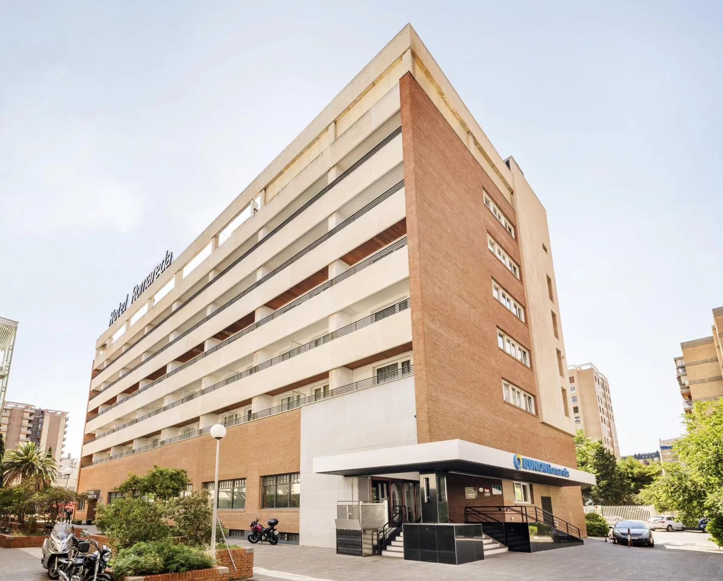 Hotel ILUNION Romareda EXTERIOR
