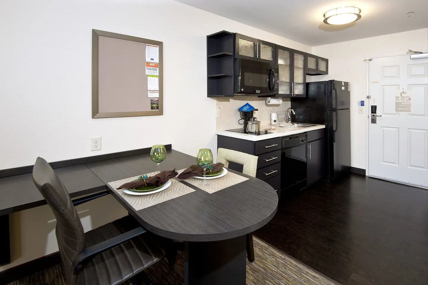 Candlewood Suites Greeley by IHG Restaurant
