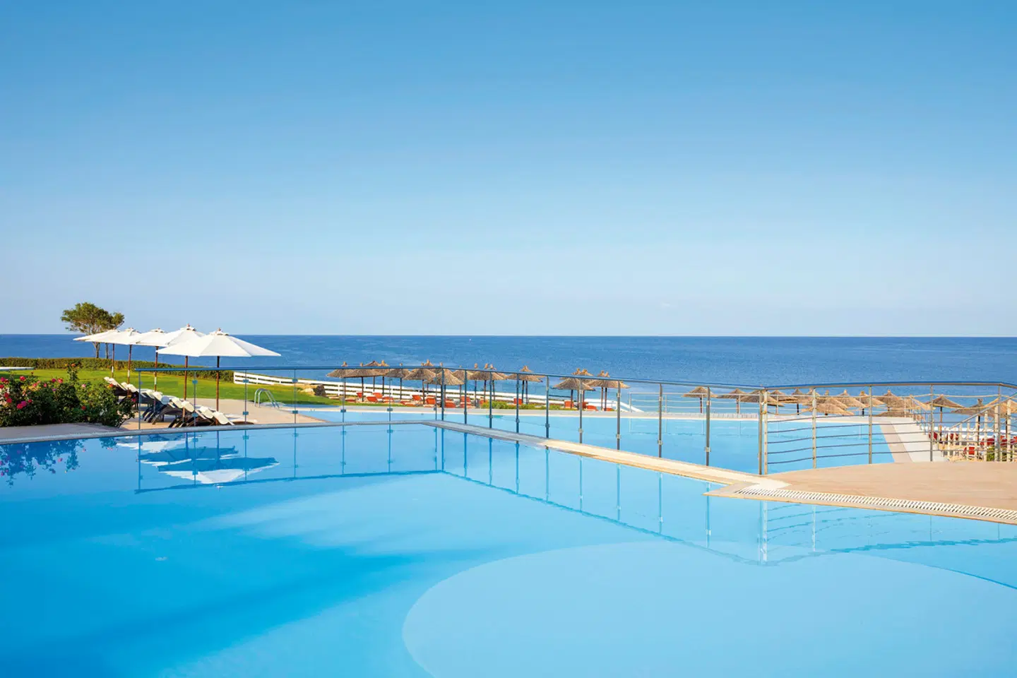 Istion Club OUTDOOR_POOL