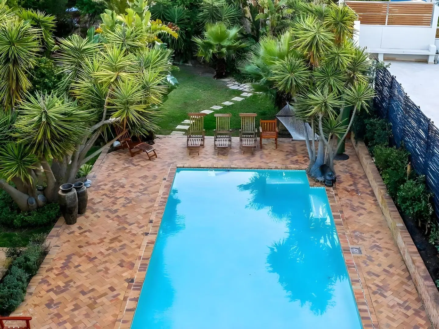 Secret Garden Guesthouse OUTDOOR_POOL