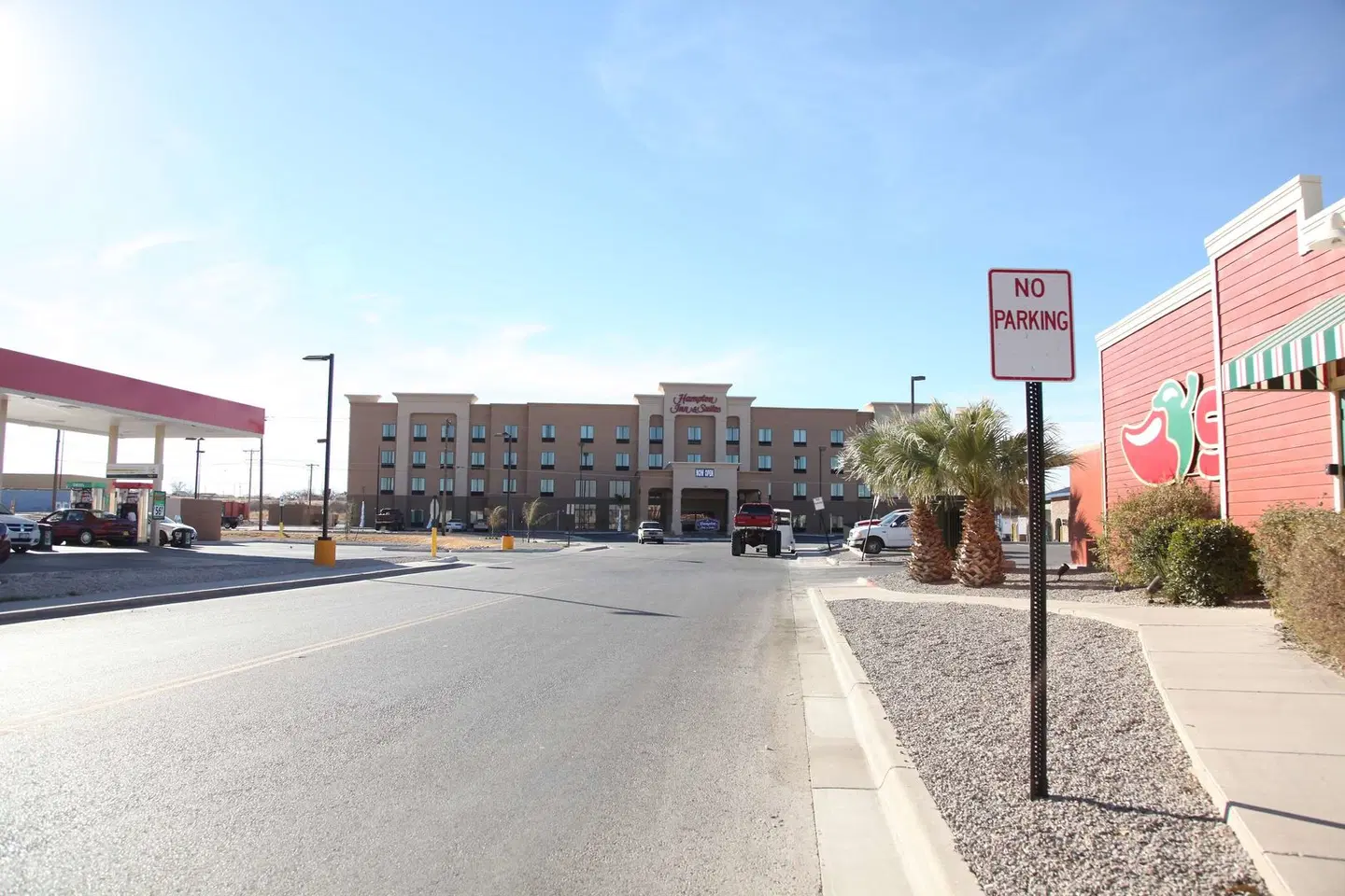 Hampton Inn & Suites Carlsbad EXTERIOR
