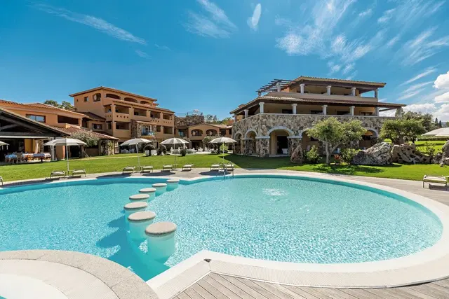 Marana OUTDOOR_POOL