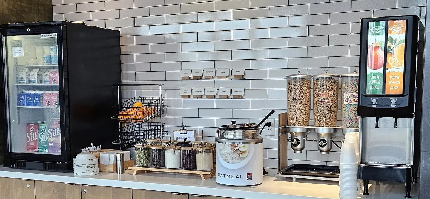 Fairfield Inn & Suites by Marriott Duluth Waterfront Restaurant