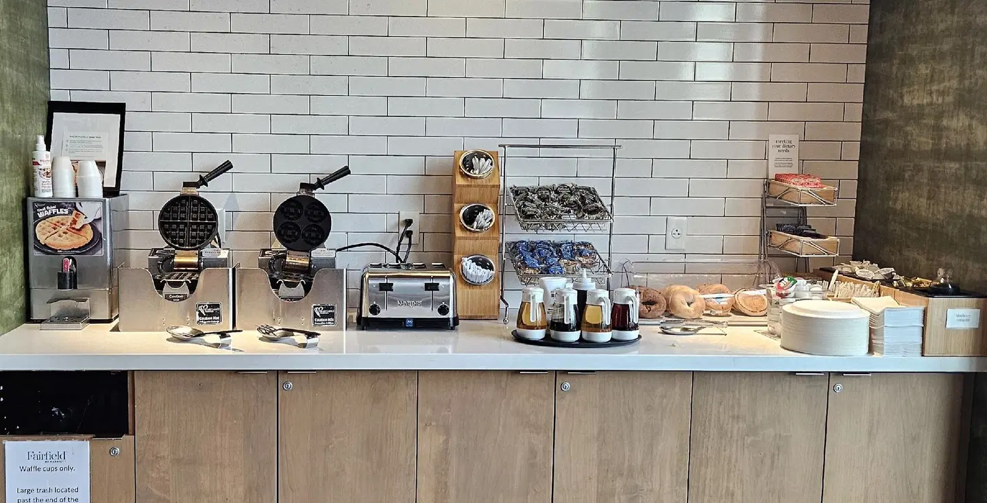 Fairfield Inn & Suites by Marriott Duluth Waterfront Restaurant
