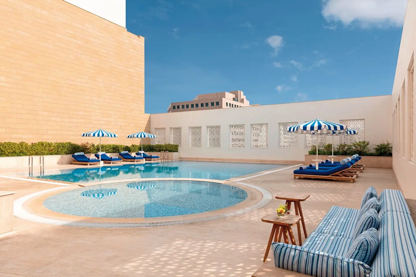 Doha Kompakt - Stopover Programm OUTDOOR_POOL