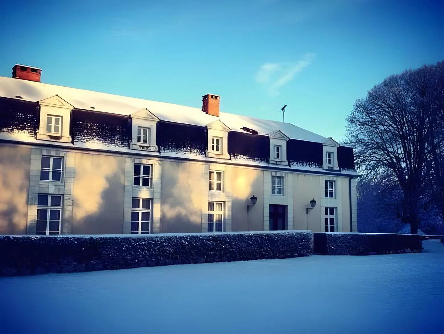Domaine de Montchevreuil OUTDOOR_POOL