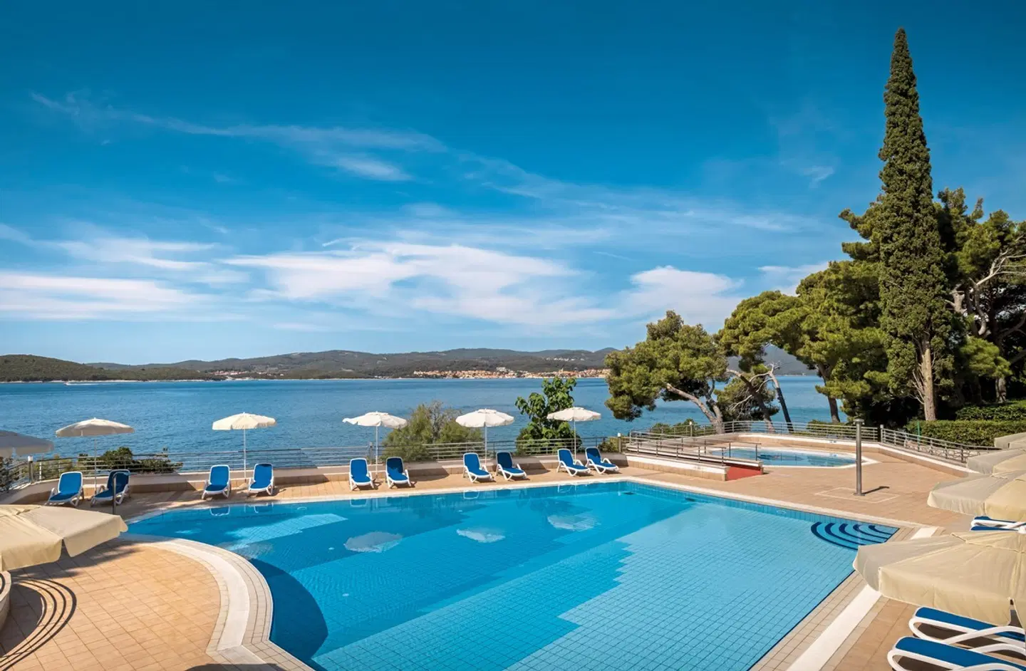 Aminess Bellevue Hotel, Casa Bellevue & Village OUTDOOR_POOL