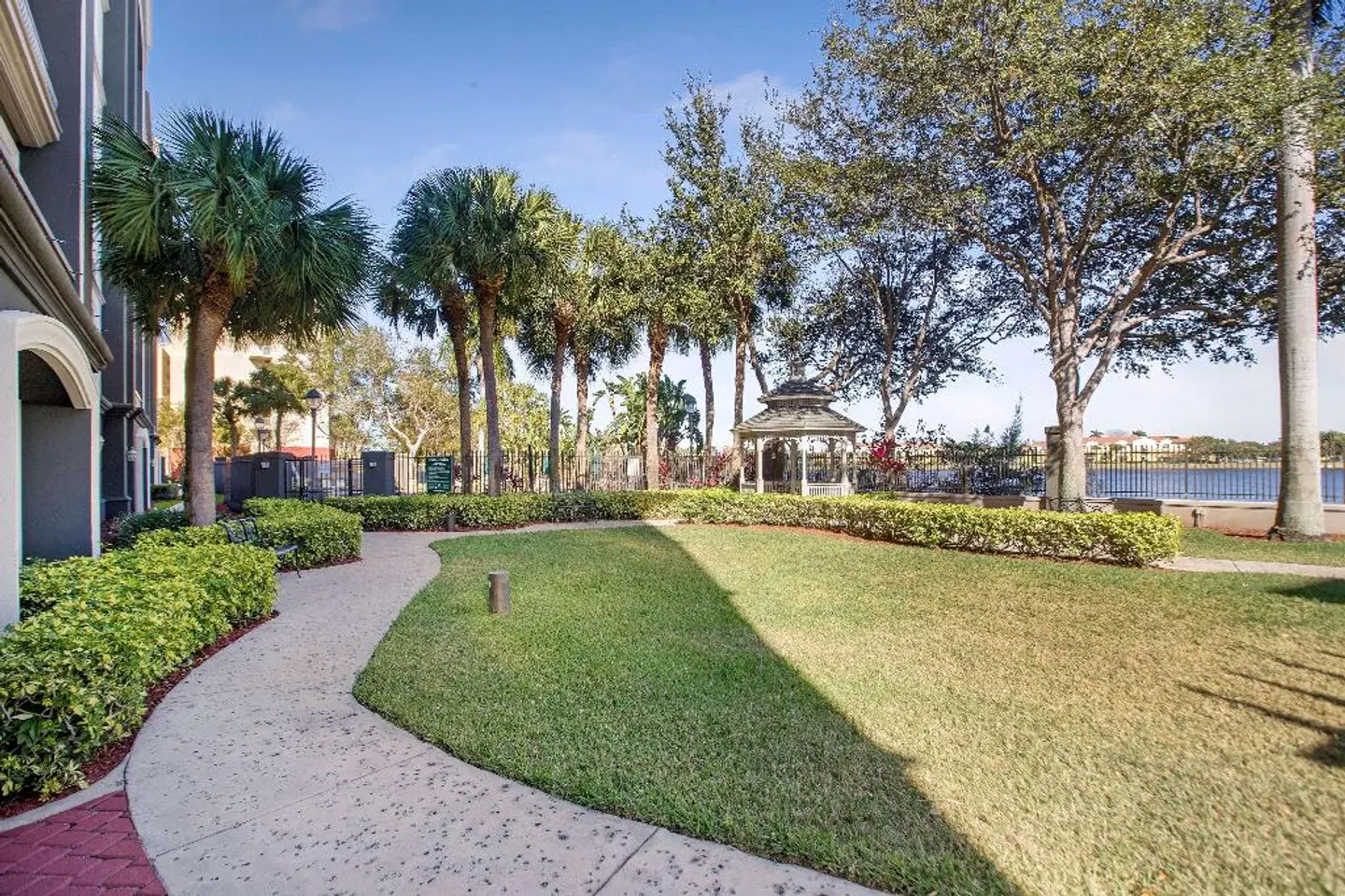 La Quinta Inn & Suites by Wyndham Ft. Lauderdale Airport GARDEN