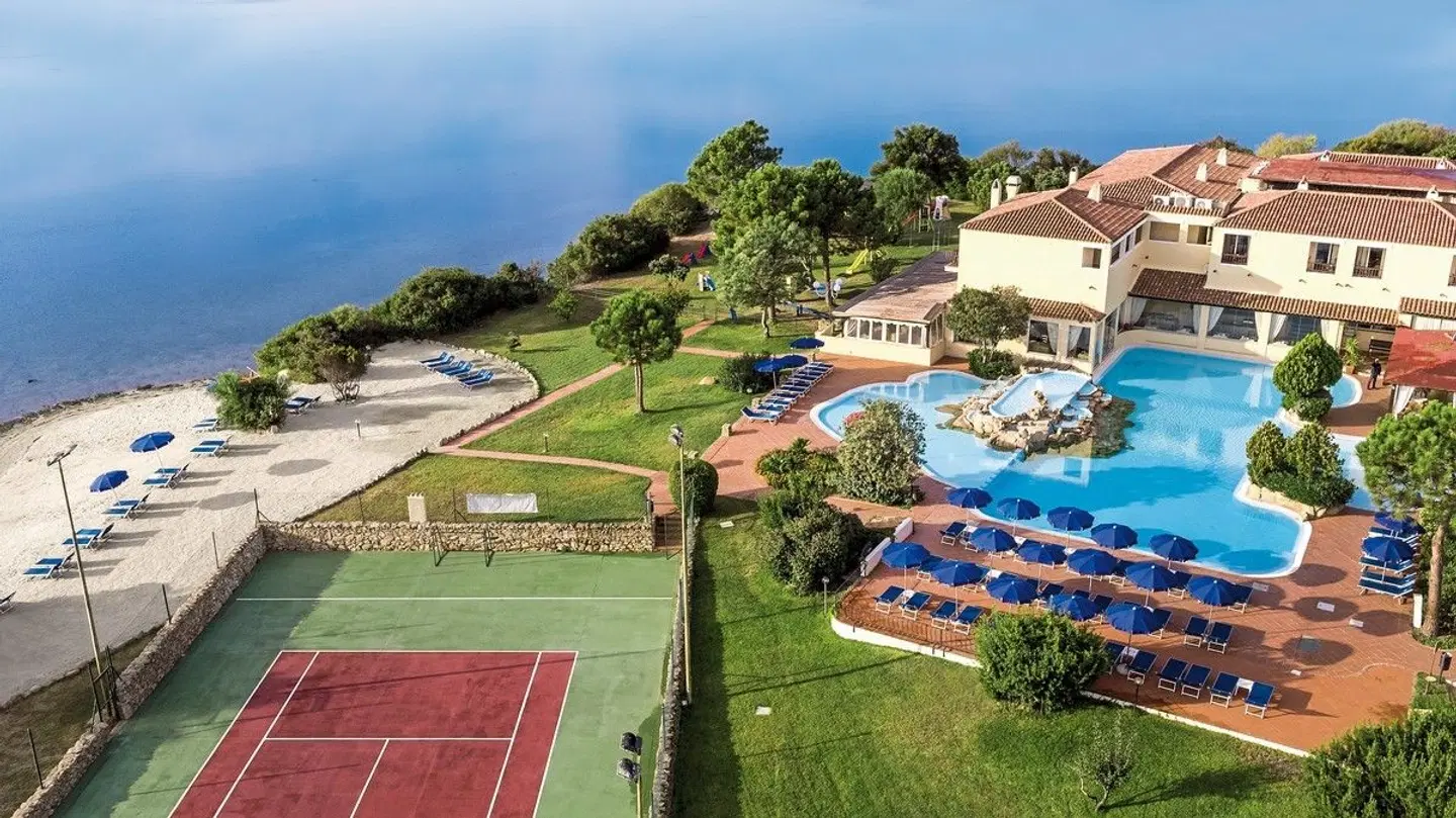 Colonna Hotel Du Golf EXTERIOR