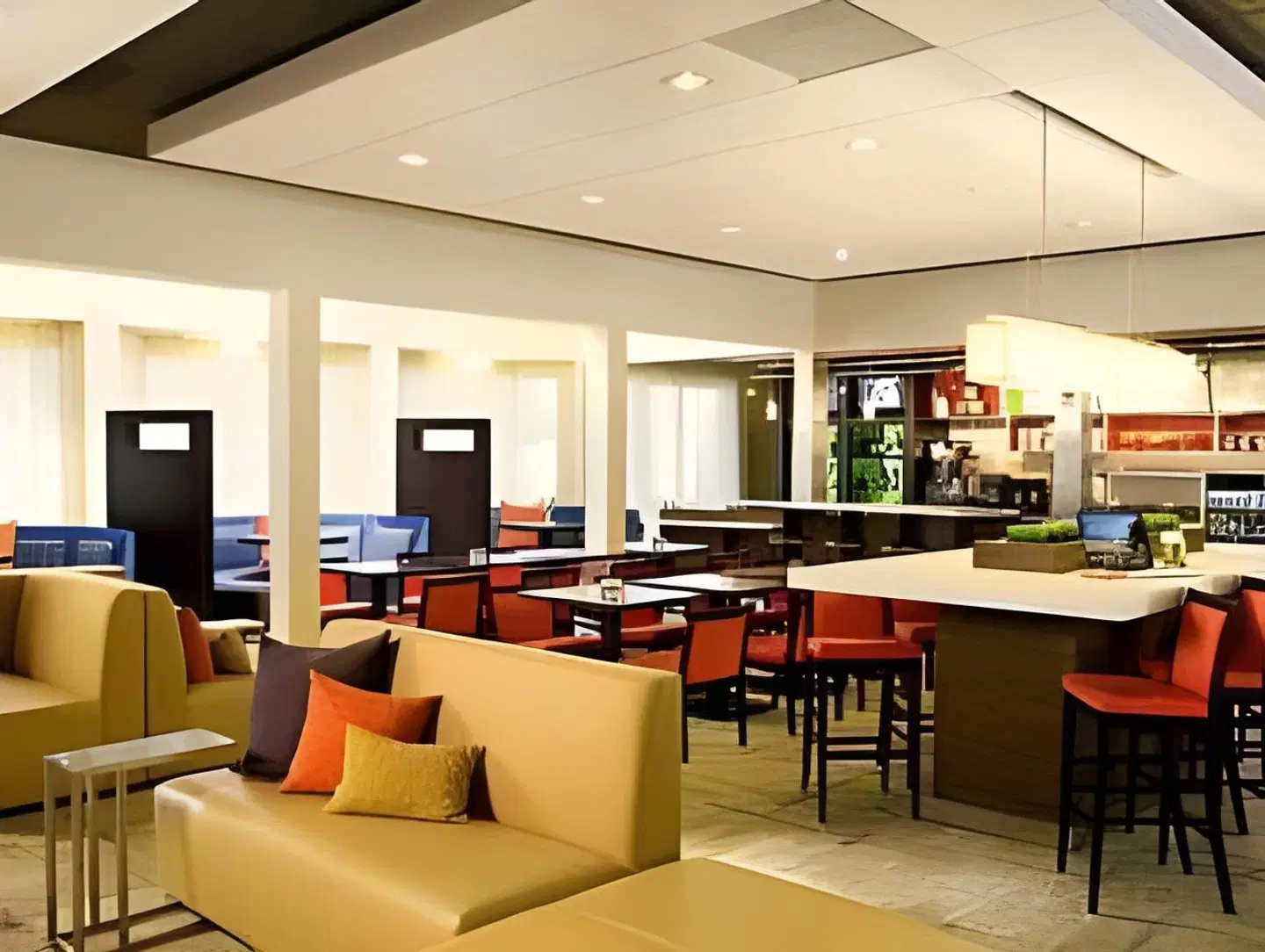Courtyard by Marriott Albuquerque Airport Bar