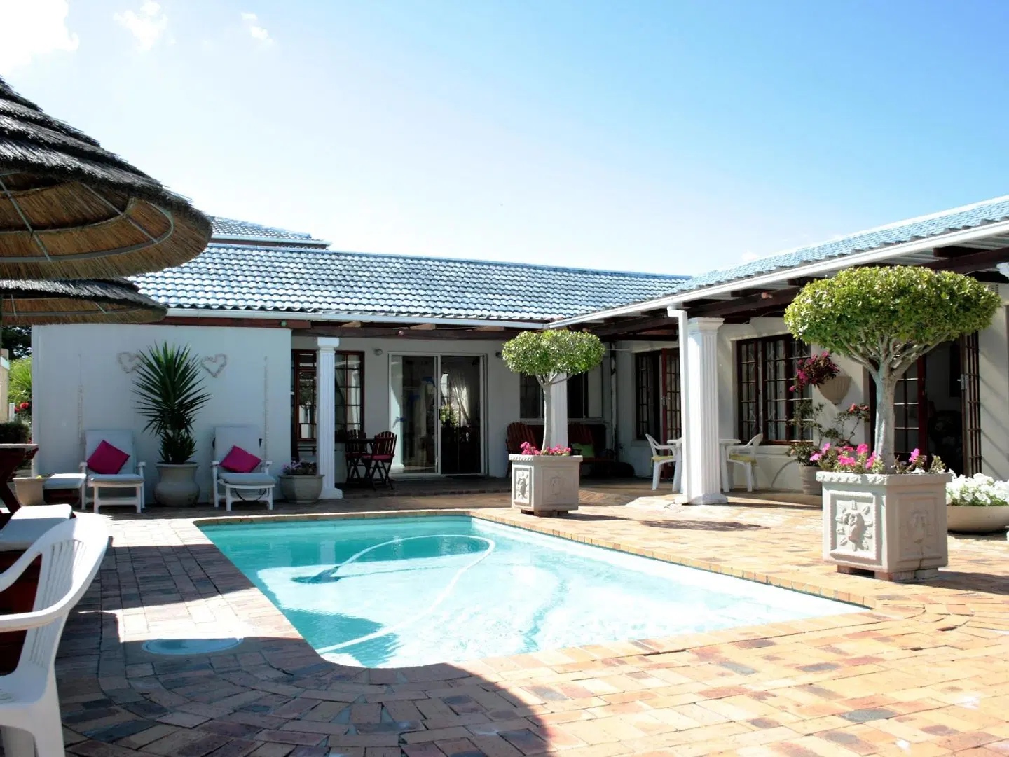 Dolphin Inn Guesthouse - Blouberg OUTDOOR_POOL