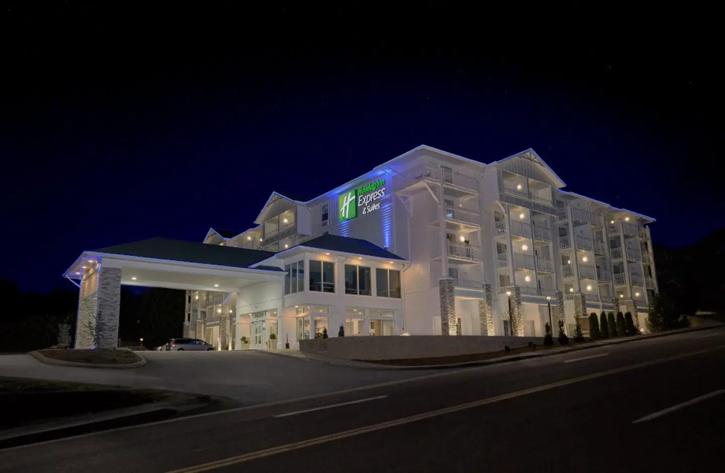 Holiday Inn Express & Suites Pigeon Forge - Sevierville by IHG EXTERIOR