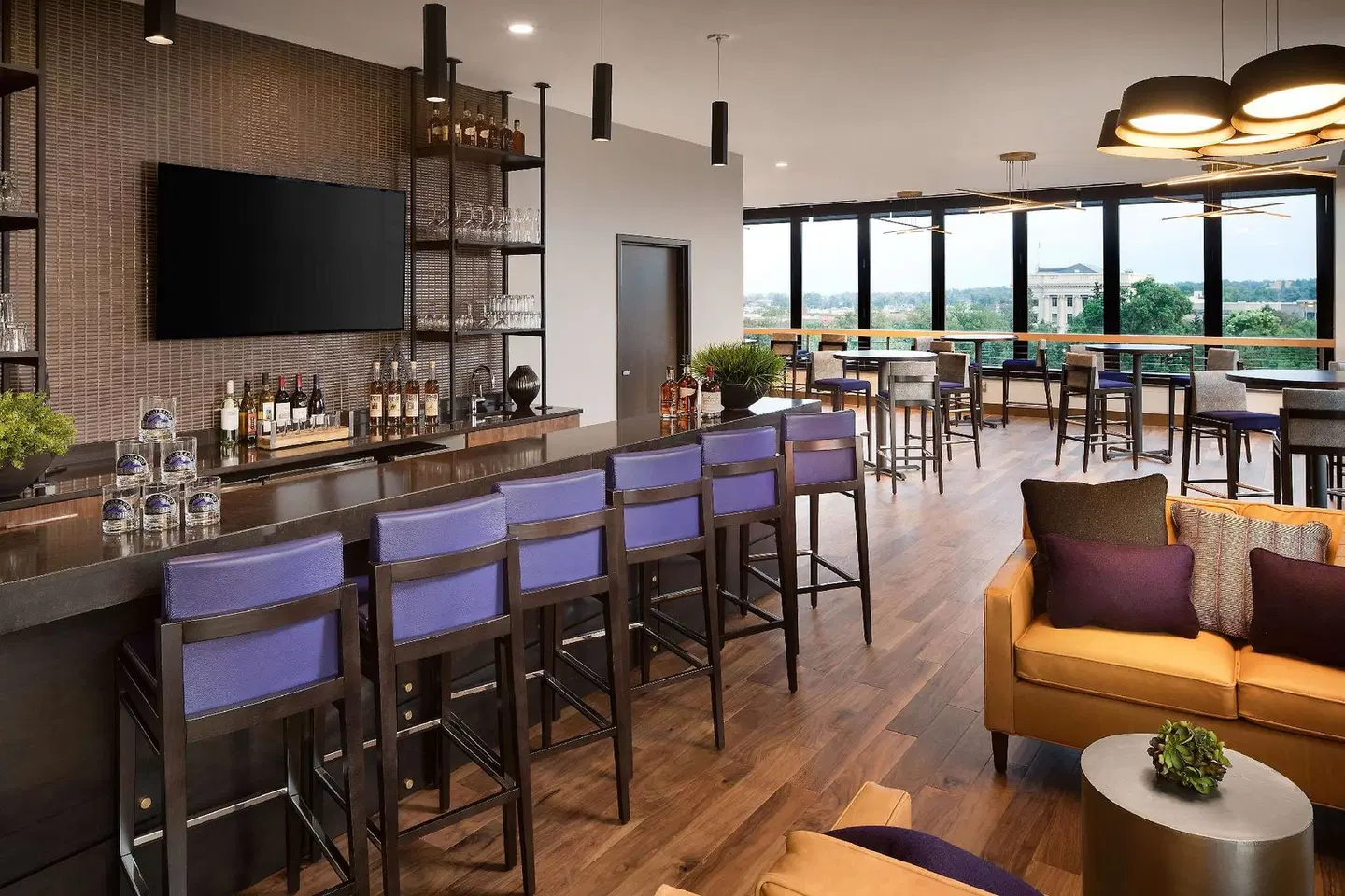 DoubleTree by Hilton Greeley at Lincoln Park Bar