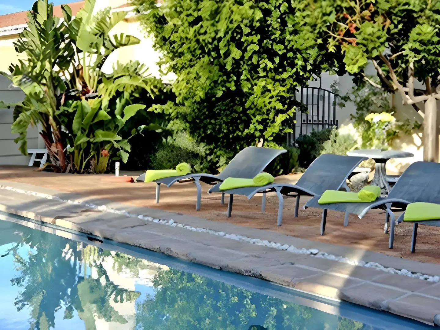 A Smart Stay Apartments OUTDOOR_POOL
