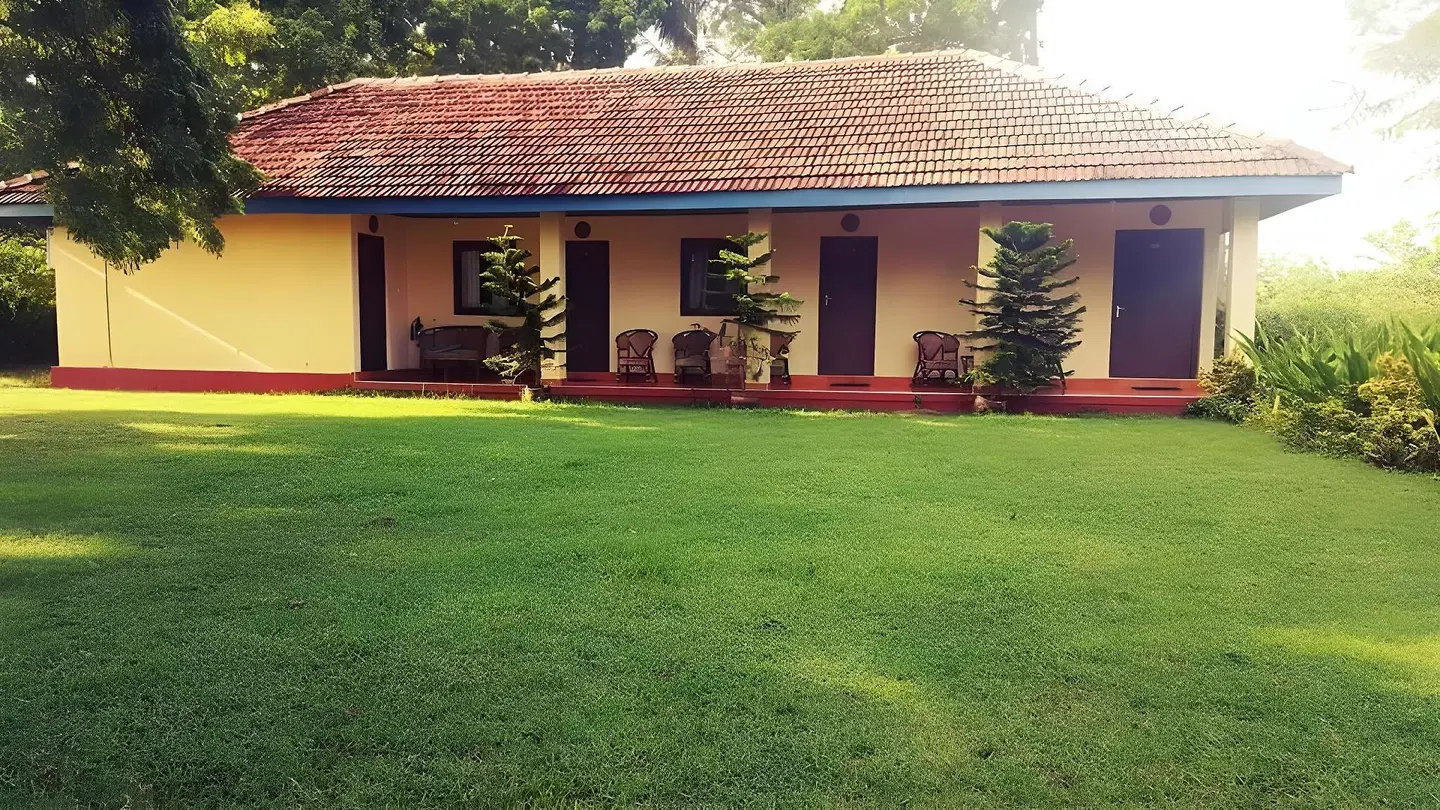 Nilaveli Crystal Blue Hotel EXTERIOR