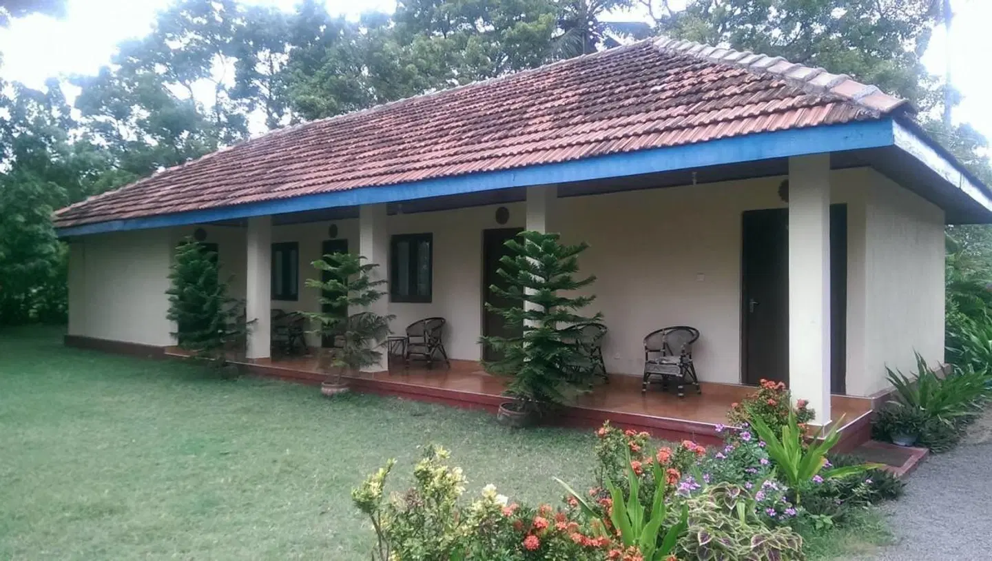 Nilaveli Crystal Blue Hotel EXTERIOR