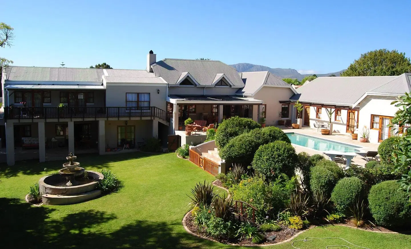 Summit Place Guesthouse EXTERIOR
