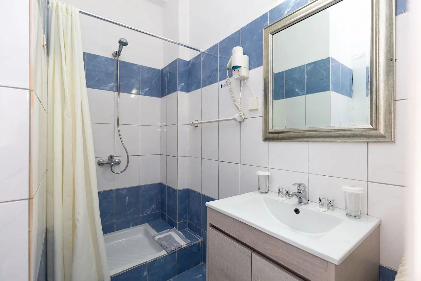 Oasis Hotel Badezimmer