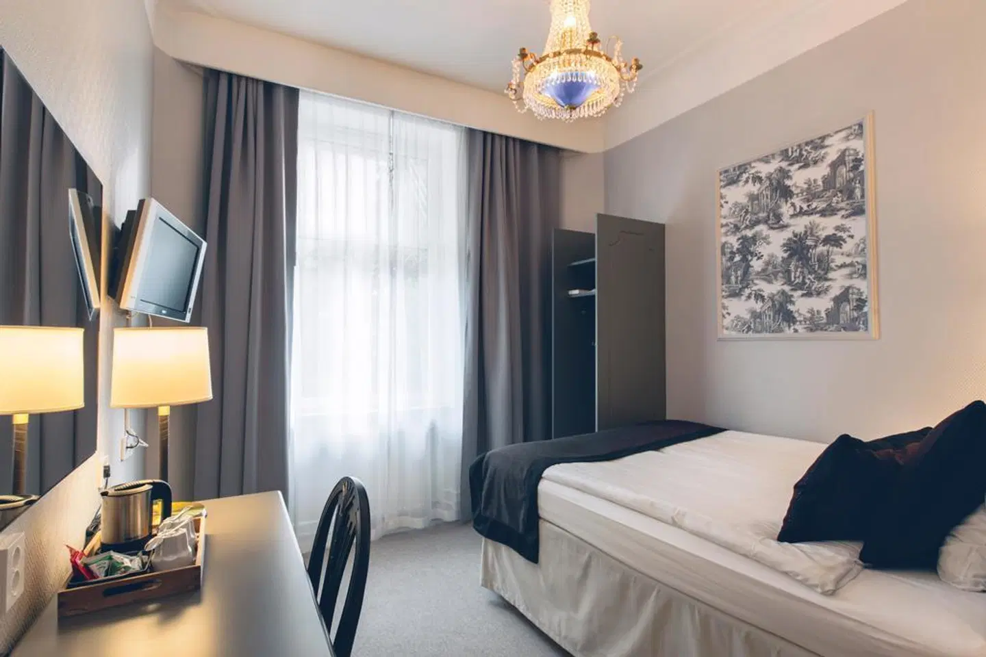 Crystal Plaza Hotel ROOM_EXAMPLE