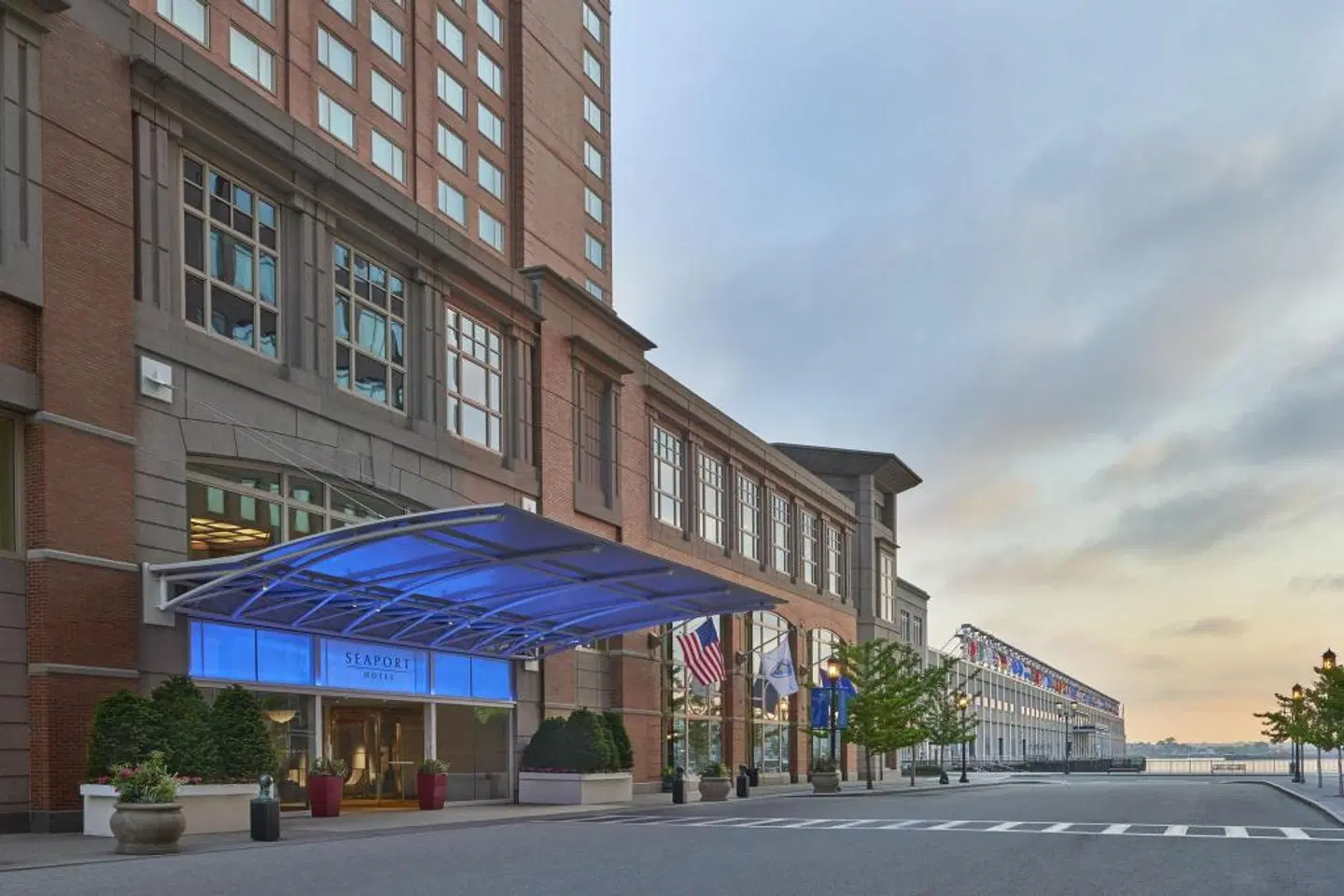 Seaport Boston Hotel EXTERIOR