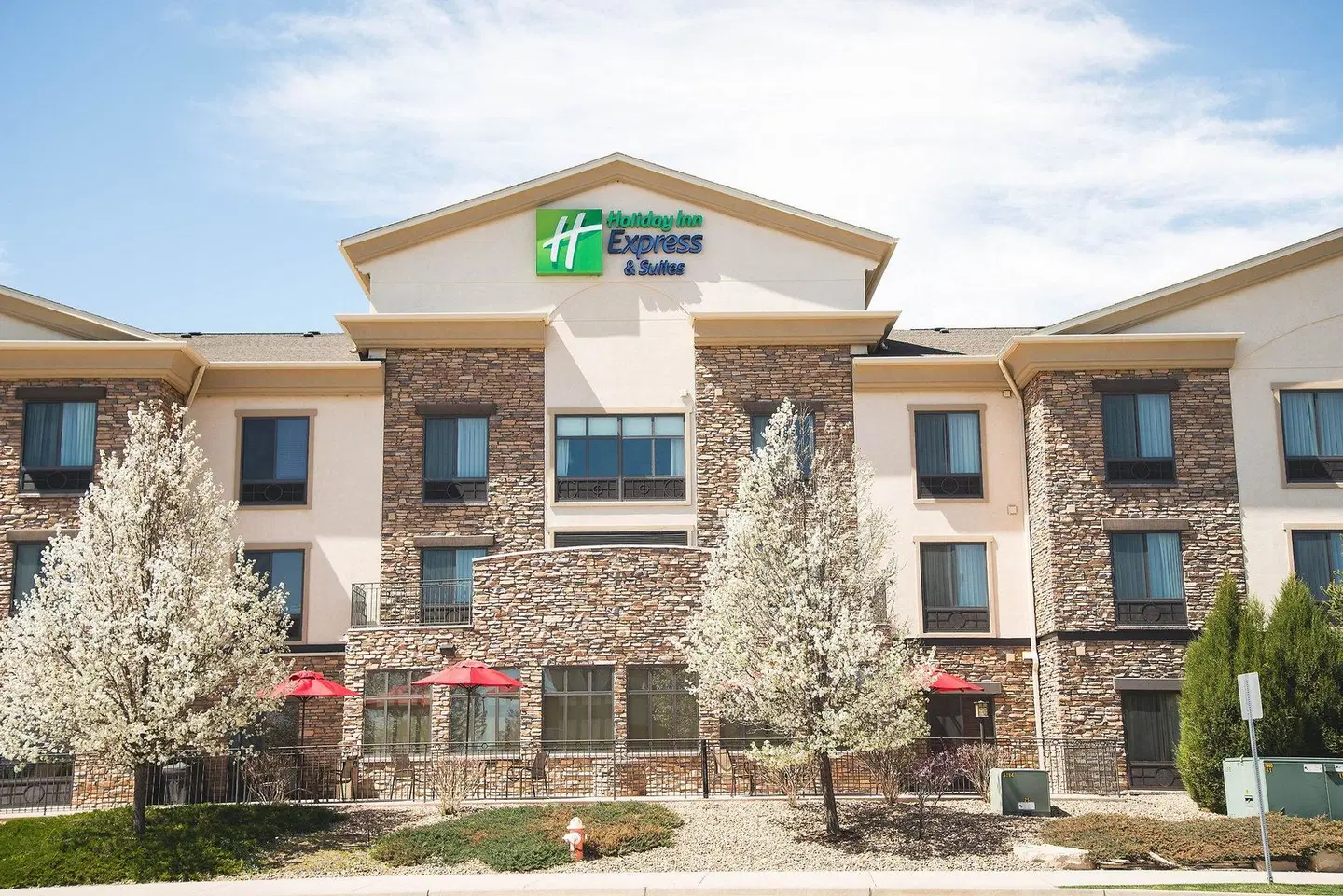 Holiday Inn Express & Suites Loveland by IHG EXTERIOR