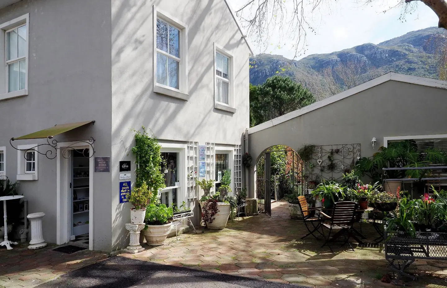 Waterland EXTERIOR