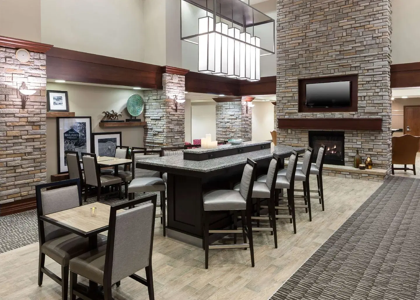 Hampton Inn & Suites Colorado Springs/I-25 South Bar