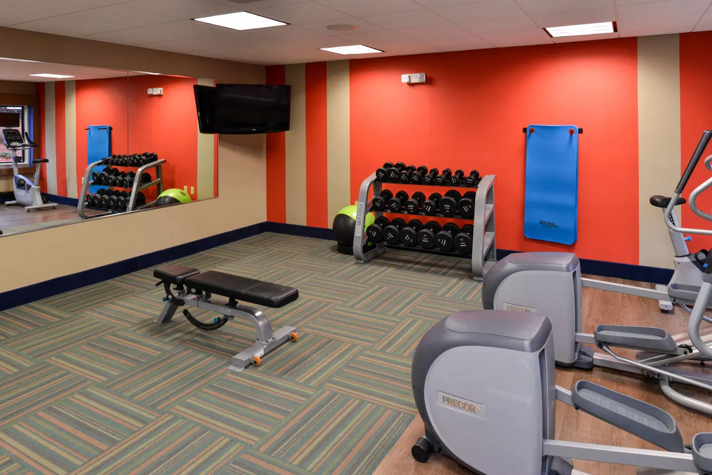 Holiday Inn Express & Suites Raleigh NE - Medical Ctr Area by IHG LOUNGE_LOBBY
