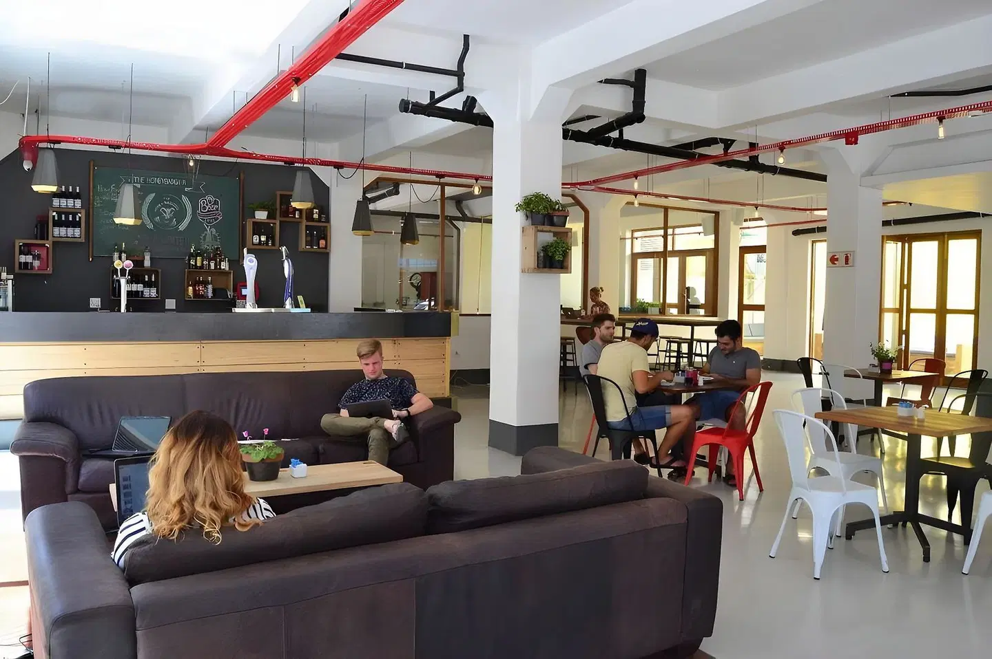 91 Loop LOUNGE_LOBBY