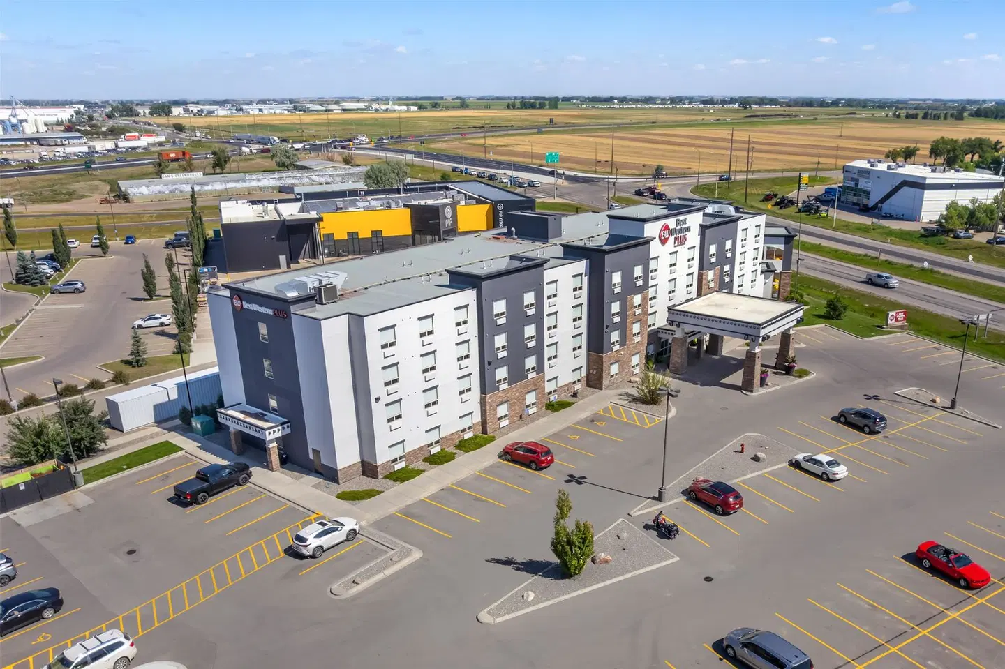Best Western Plus Service Inn & Suites SPORTS_AND_LEISURE