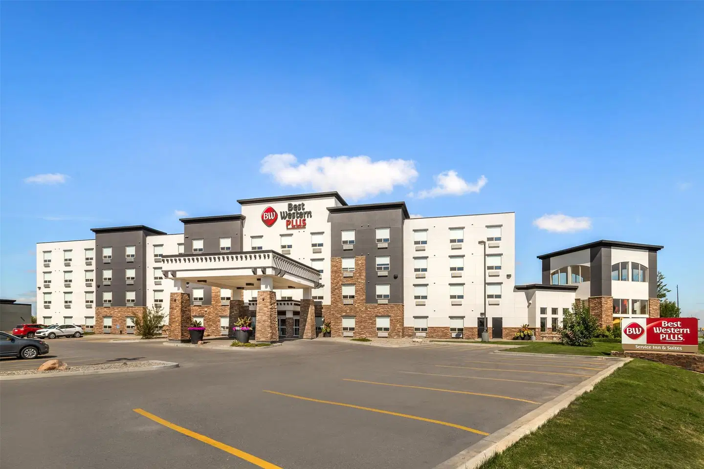 Best Western Plus Service Inn & Suites EXTERIOR