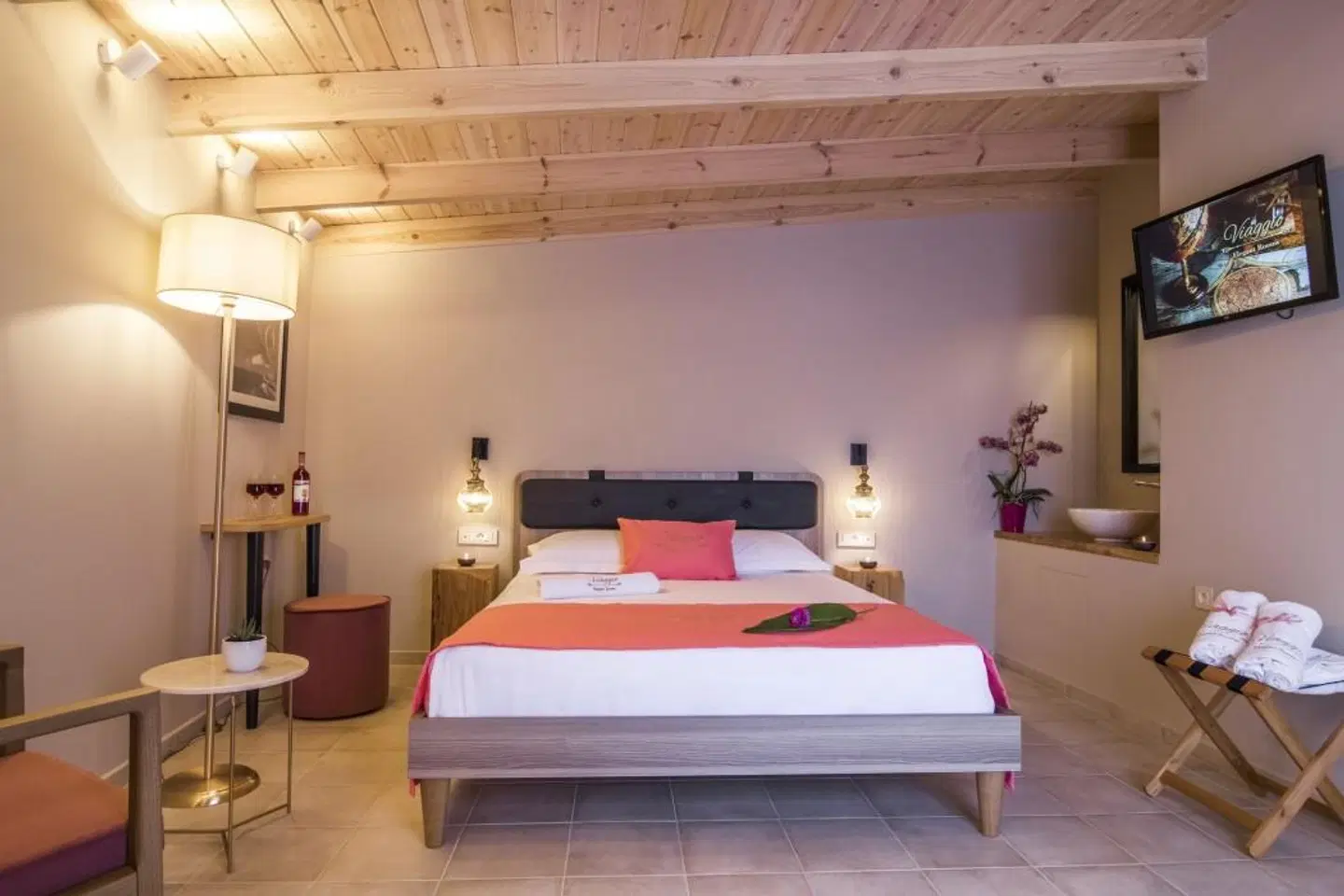 Viaggio Elegant Rooms ROOM_EXAMPLE