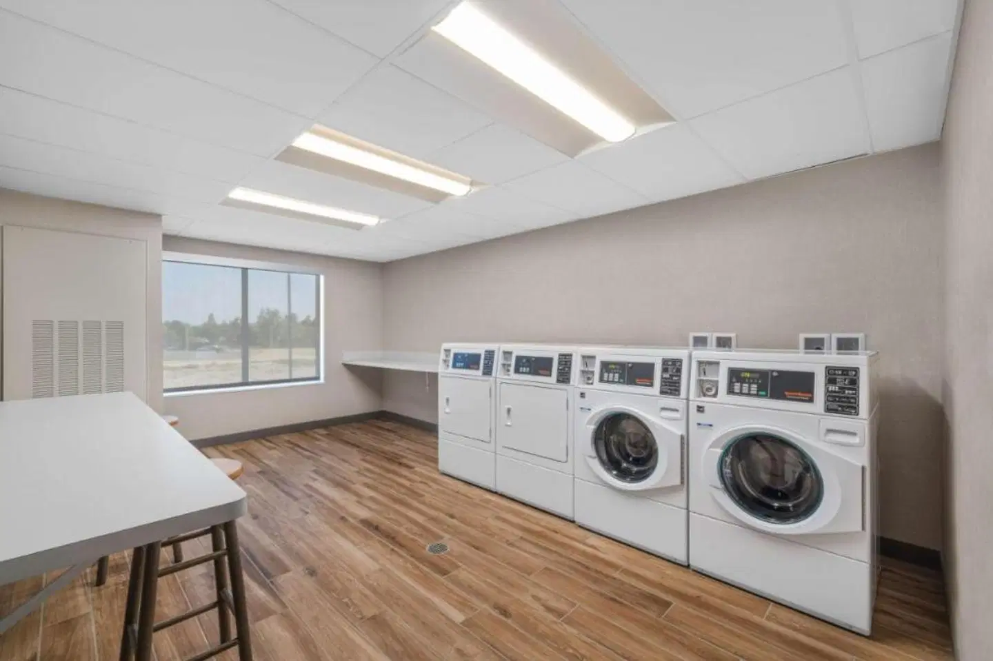 Hampton Inn & Suites Bakersfield Central ROOM_EXAMPLE
