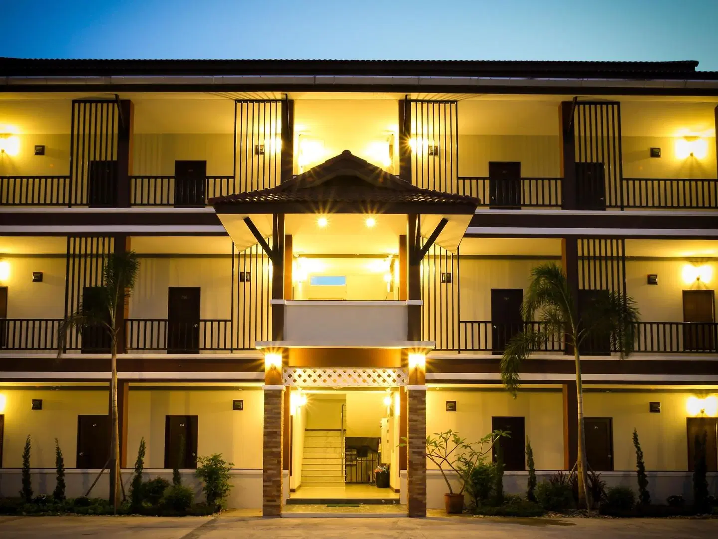Mana Hotel EXTERIOR