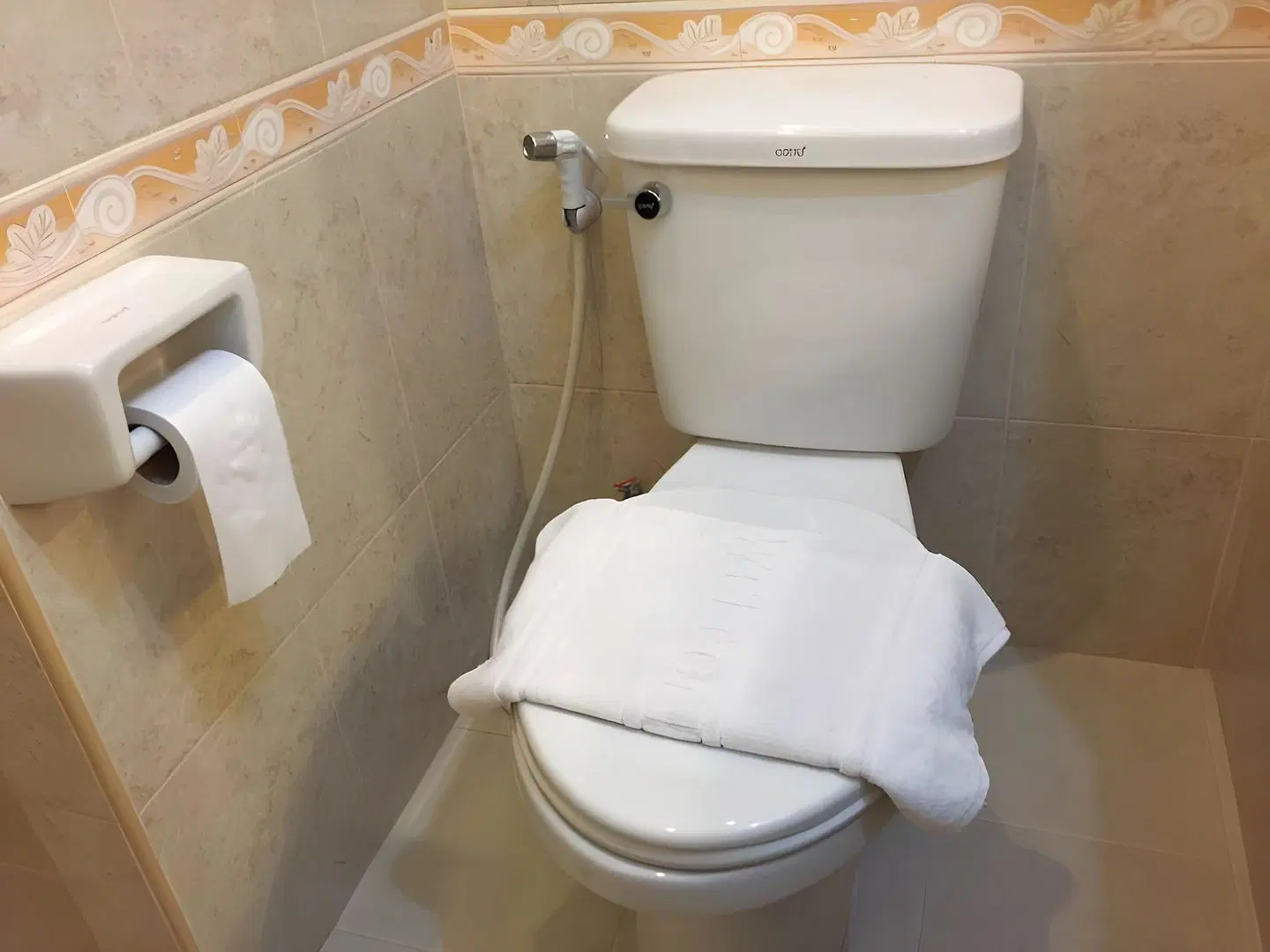The Ascent Apartment BATHROOM