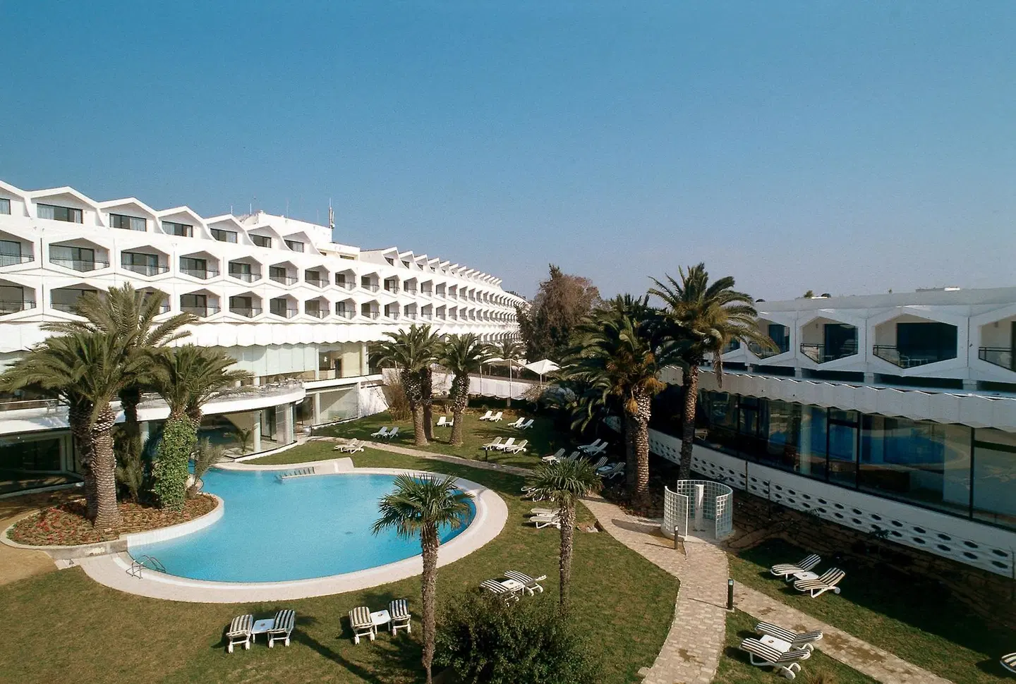 Sentido Phenicia EXTERIOR