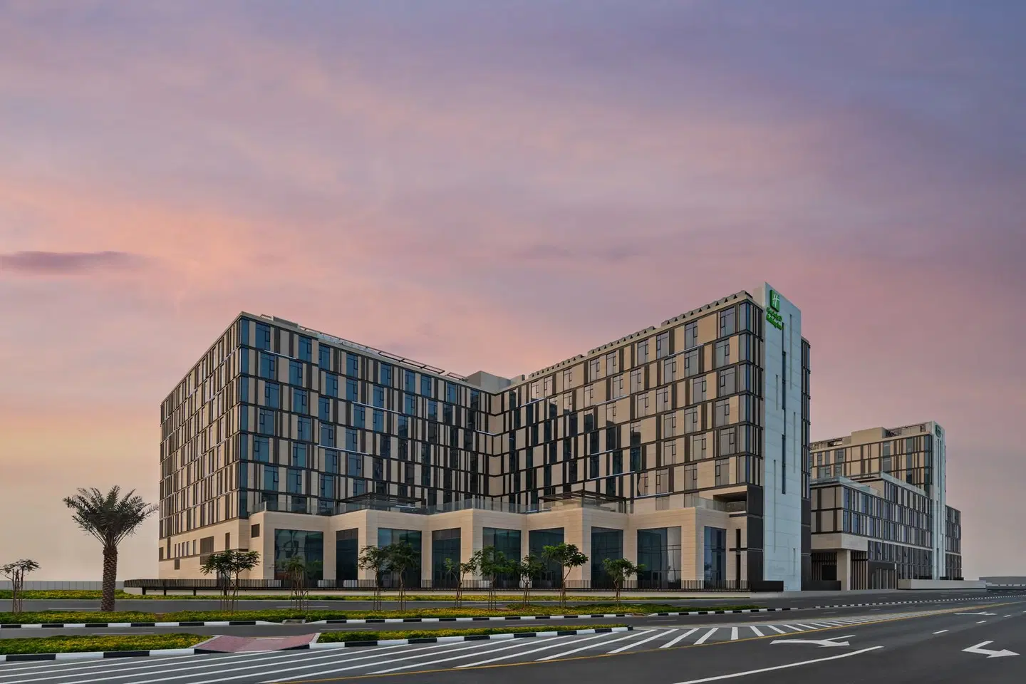 Holiday Inn Dubai Al-Maktoum Airport by IHG EXTERIOR