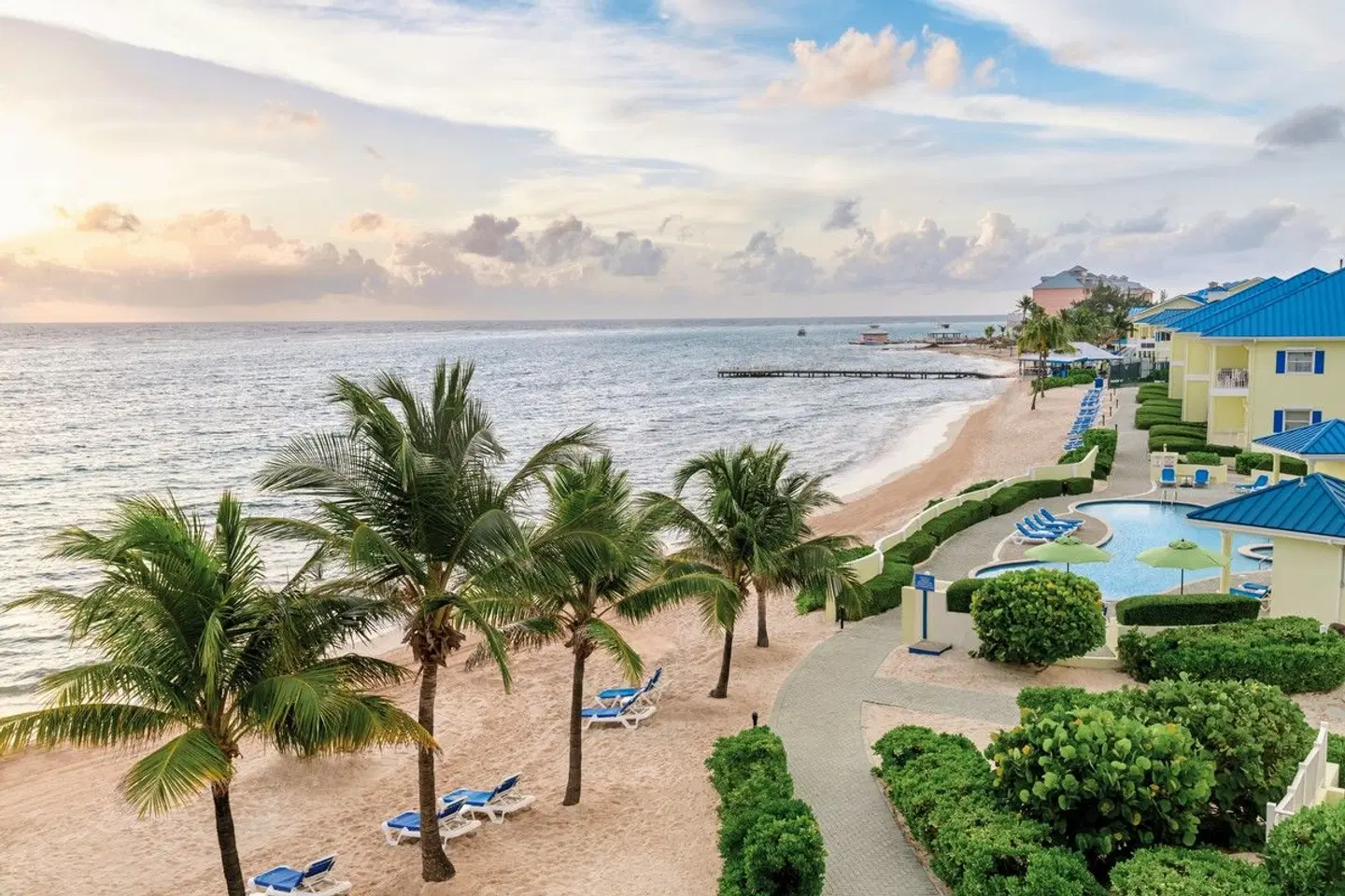 Wyndham Reef Resort Grand Cayman BEACH