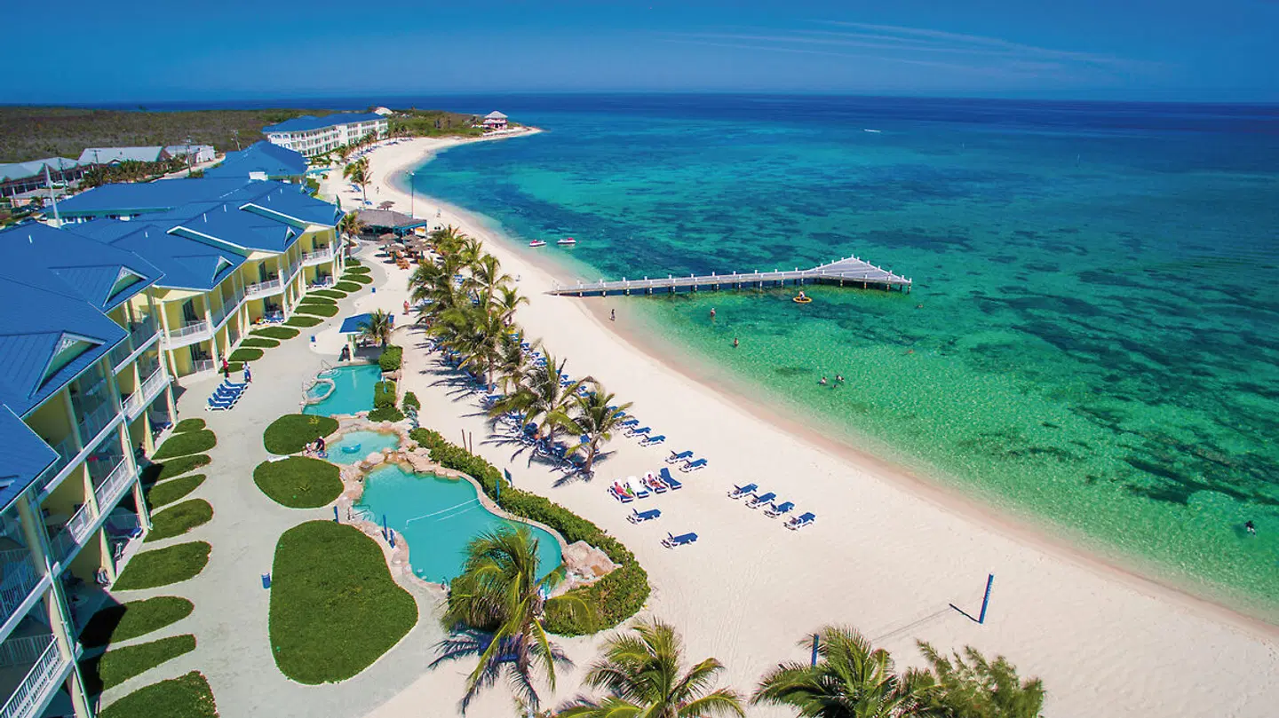Wyndham Reef Resort Grand Cayman BEACH